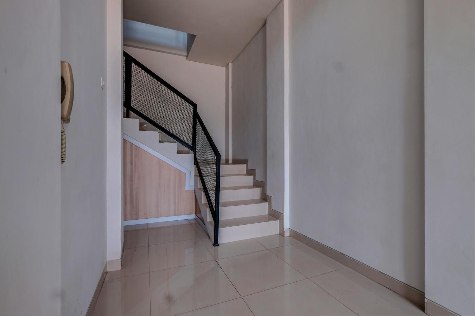 Hotel Oyo Life 93289 Jelita 2 Semarang