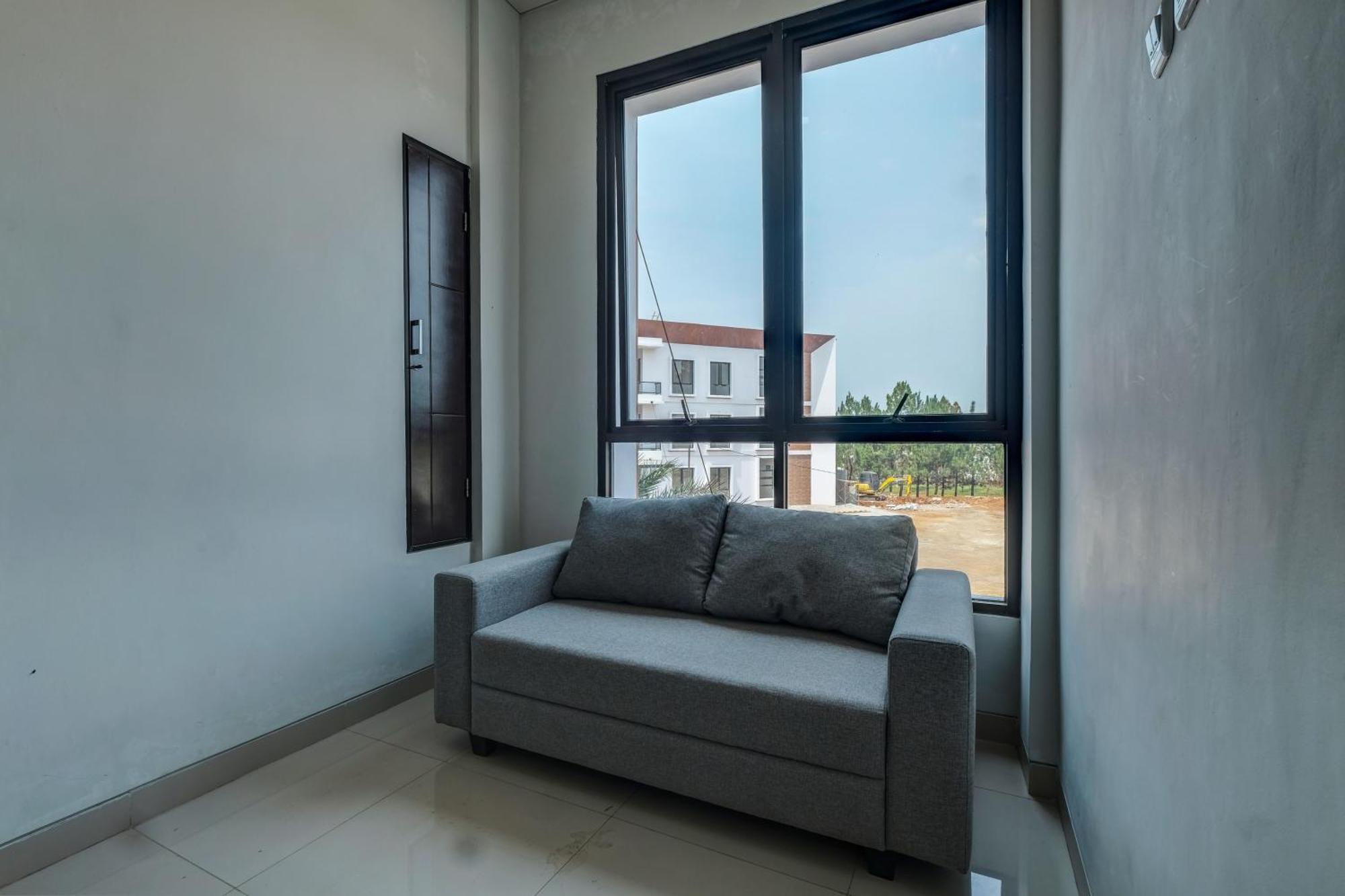 Hotel Oyo Life 93289 Jelita 2 Semarang